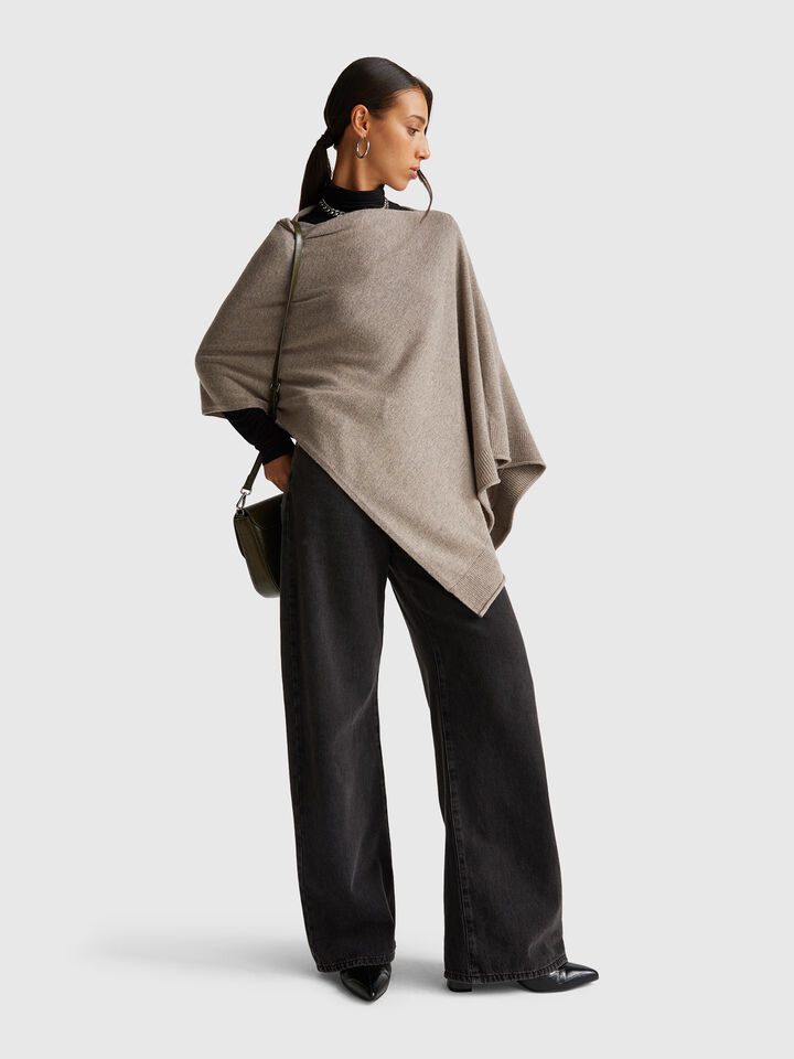 CAPE Women image number 3